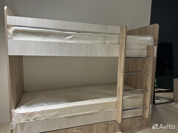 Двухъярусная кровать новая