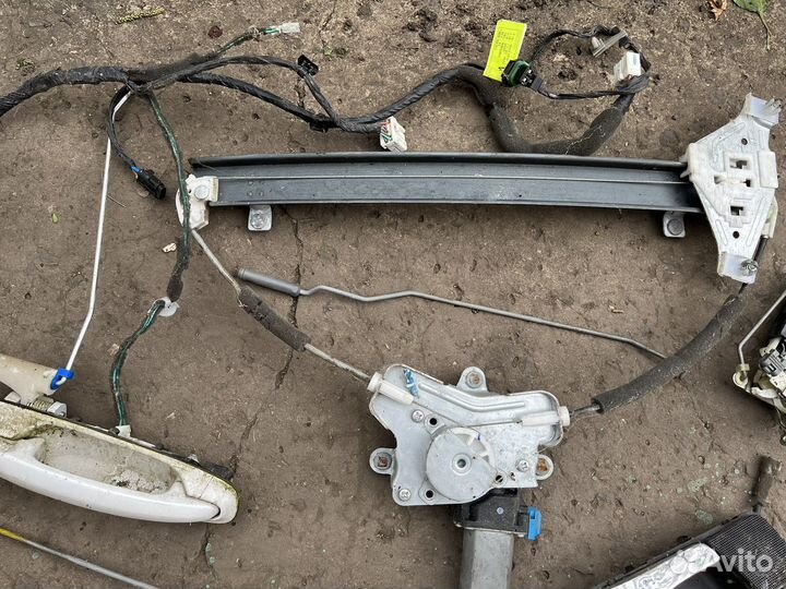 Стеклоподъемник перед daewoo gentra