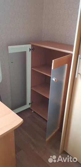 Письменный стол и стеллаж