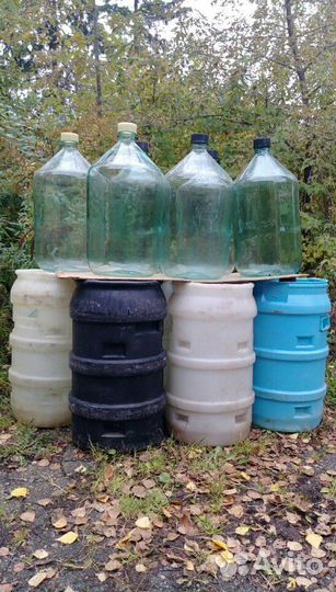 Бутыли стеклянные 20л. В обрешетках и без