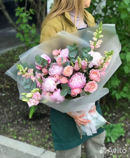 Букеты из гербер, роз и пионов. Доставка/Самовывоз