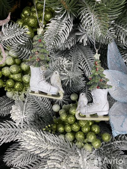 Новогодние елочные игрушки Коньки с птичками