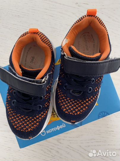 Кроссовки котофей 23