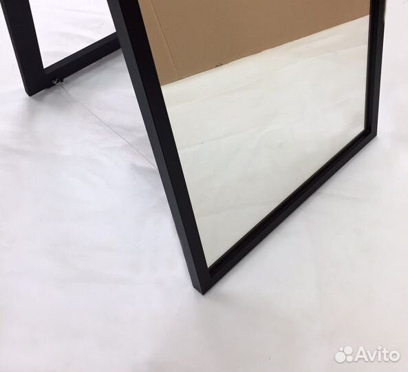 Зеркало 165х43 см. в чёрном багете на подставке