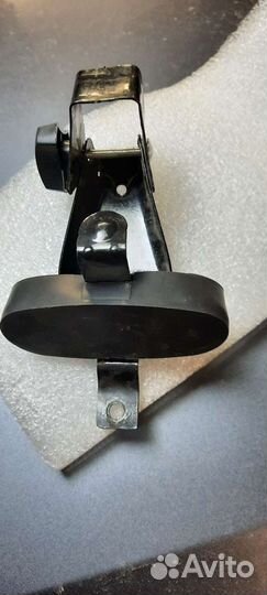 Упоры для багажника на авто