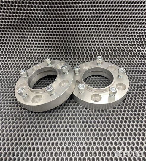 Проставки 5х139.7 30мм цо98.5. Нива 2121 21213