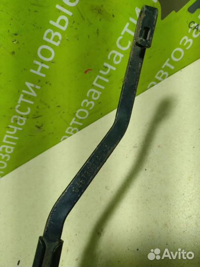 Поводок стеклоочистителя задний Dodge Caravan 3