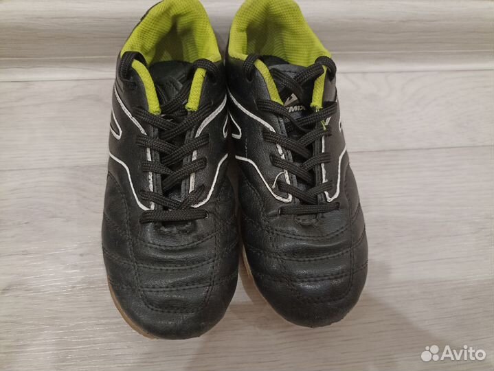 Футбольные бутсы