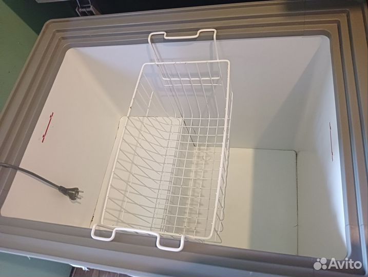 Морозильный ларь с глухой крышкой бу