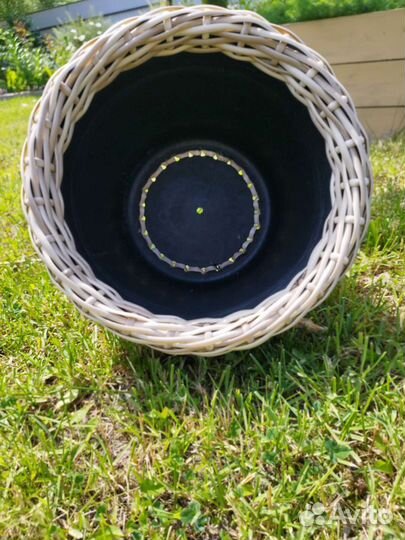 Кашпо для цветов уличное