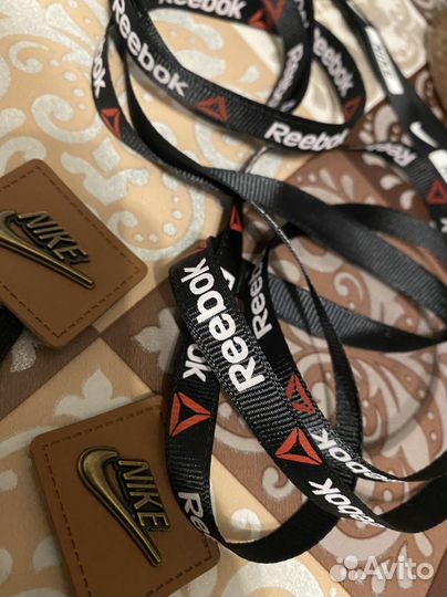 Значки фирменные брэнд нашивки на одежду