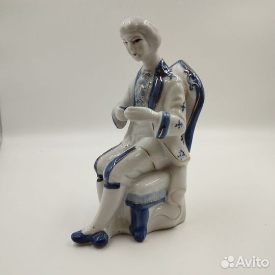 Статуэтка. Фарфор. 