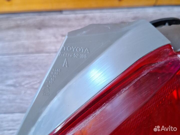 Стоп сигнал пр.фара пр.фара лев.Toyota vitz