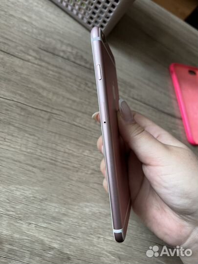 Телефон iPhone 6s plus rose gold