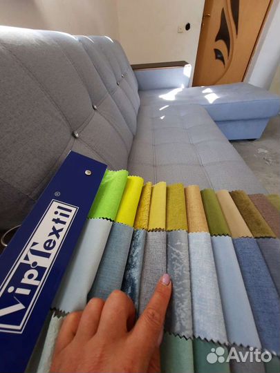 Перетяжка мягкой мебели, пуфики и подлокот