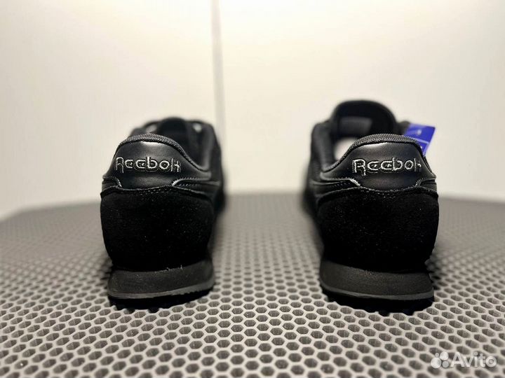 Кроссовки Reebok надежные