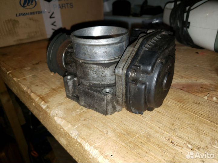 Дросельная заслонка Audi A4 b5