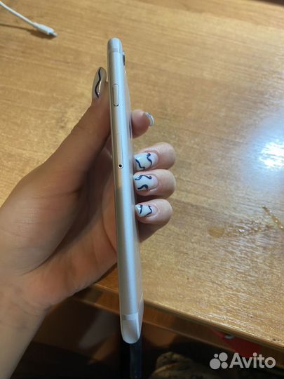 Телефон iPhone 6s