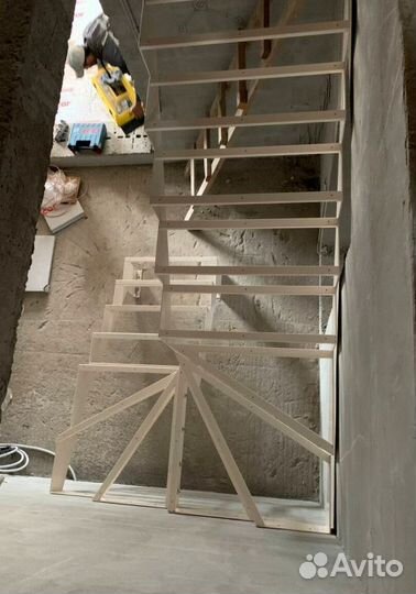 Лестница из листового металла