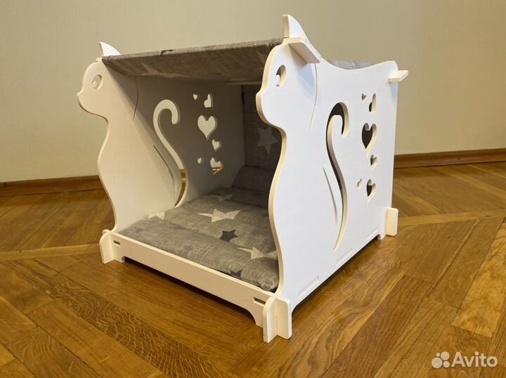 Лежанки, домики, родилки, комплексы для кошек