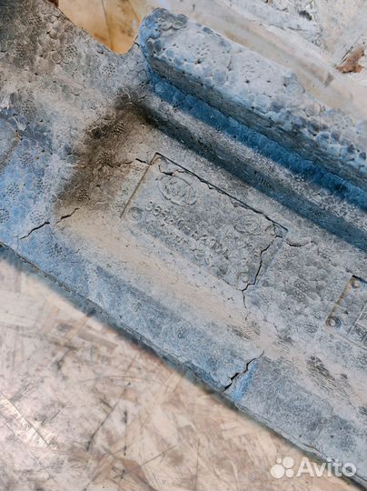 Наполнитель переднего бампера абсорбер Kia Ceed