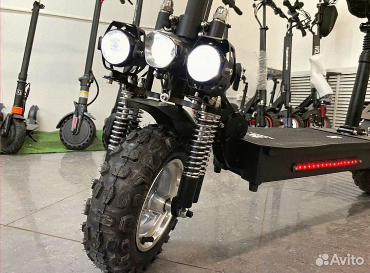 Крупный протектрор куго M5 самока