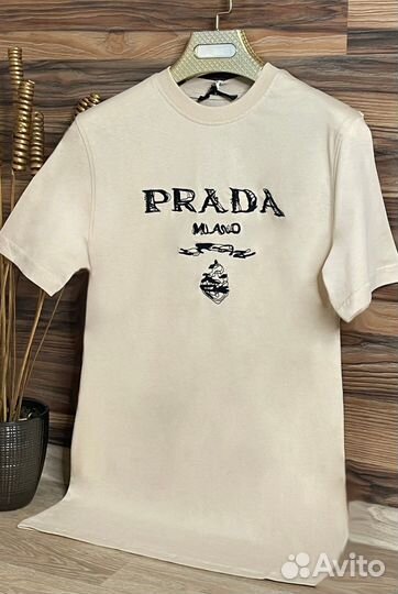 Футболка Prada