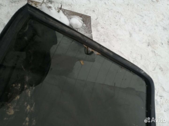 Заднее стекло ваз 2106