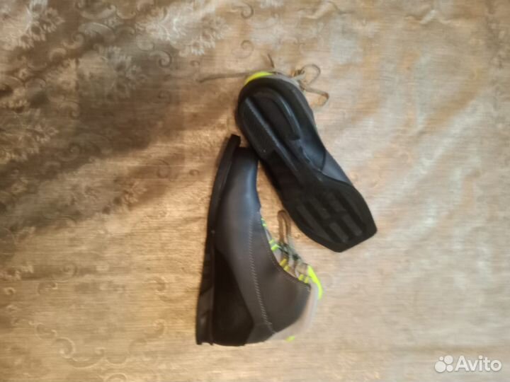 Лыжные ботинки классические