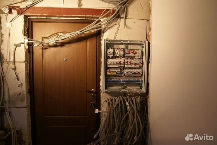 Электрик. Услуги электрика в Челябинске