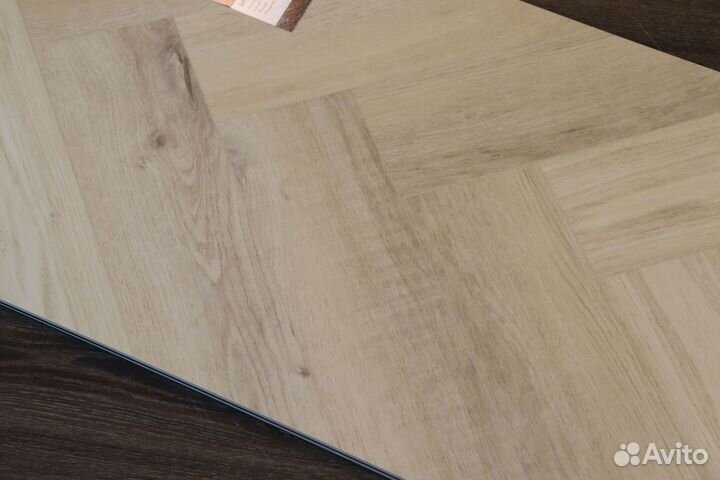 Замковый кварцвинил елка