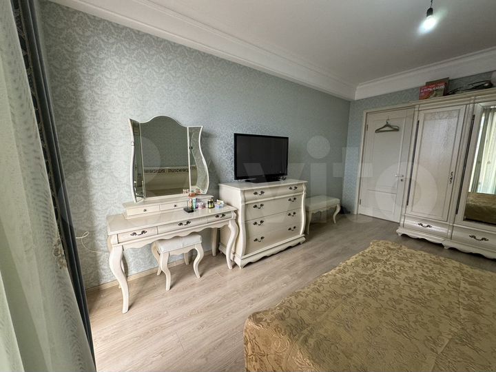 2-к. квартира, 95 м², 8/10 эт.