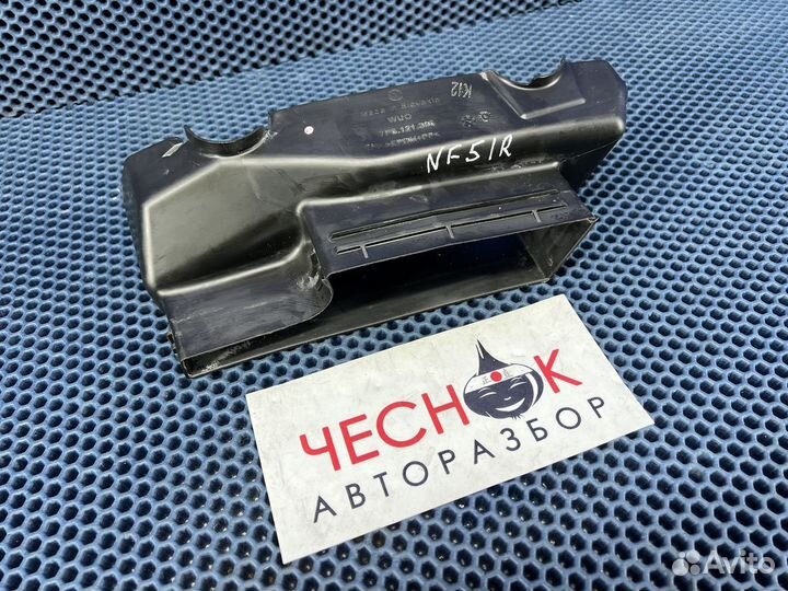 Воздуховод радиатора правый VW Touareg 2010-2014