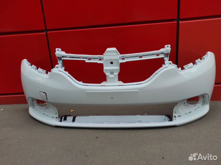 Бампер передний Renault Logan 2 2014-2018 белый