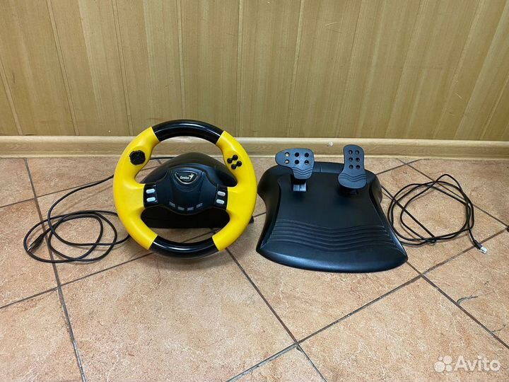 Игровой руль с педалями Genius Speed Wheel RV