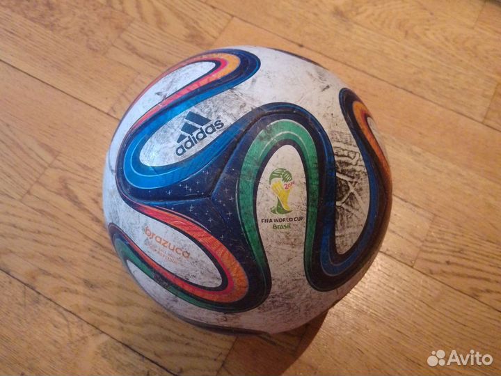 Футбольный мяч adidas brazuca (реплика)