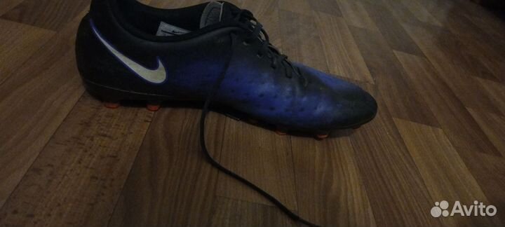 Футбольные бутсы