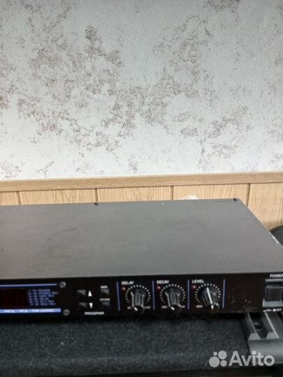 Вокальный процессор эффектов Yamaha REV100 Рэковый