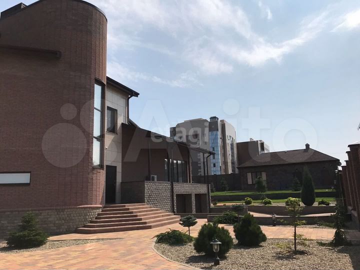 Коттедж 700 м² на участке 24,7 сот.