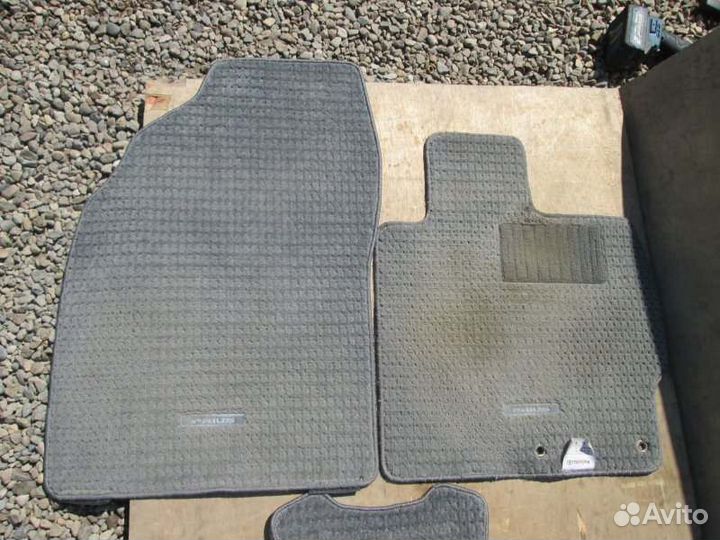 Коврики комплект Toyota Prius ZVW30 2ZR-FXE