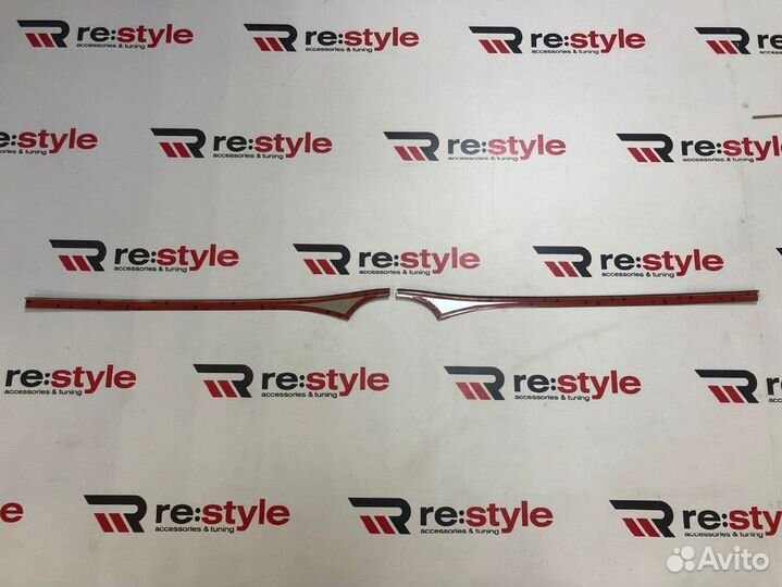 Накладка на 5-ю дверь Toyota Prius 30 SN19 R2567