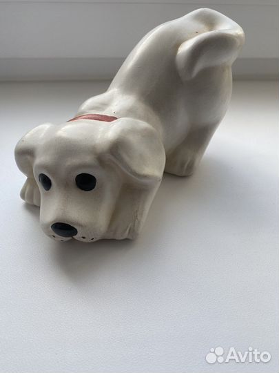 Статуэтка собачка белая с красным ошейником