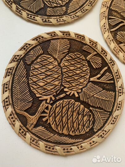 Подставка под горячее из бересты шишки