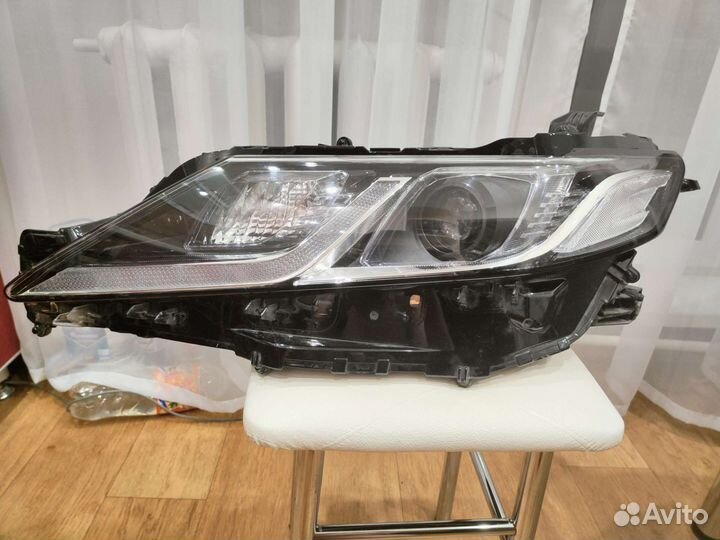 Фара левая на toyota camry 70