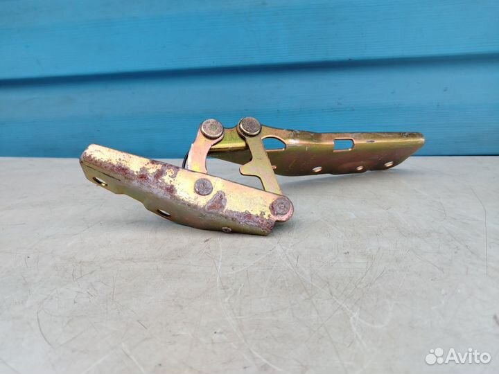 Петля капота dodge neon 00-05