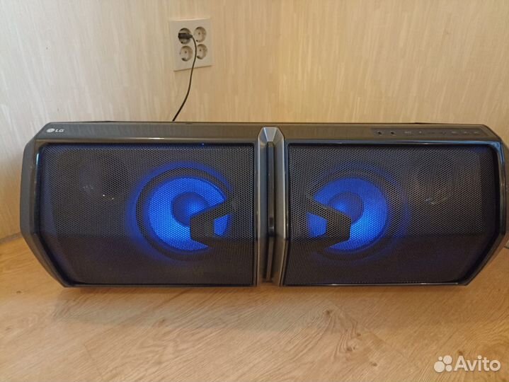 Портативная мини система LG xboom FH6