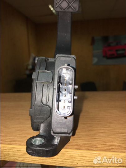 Педаль газа 8K1723523A ауди А4 А5 А6 А8 ку5