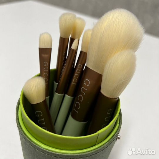 Кисти для макияжа gucci