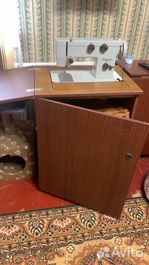 Швейная машина Чайка 143