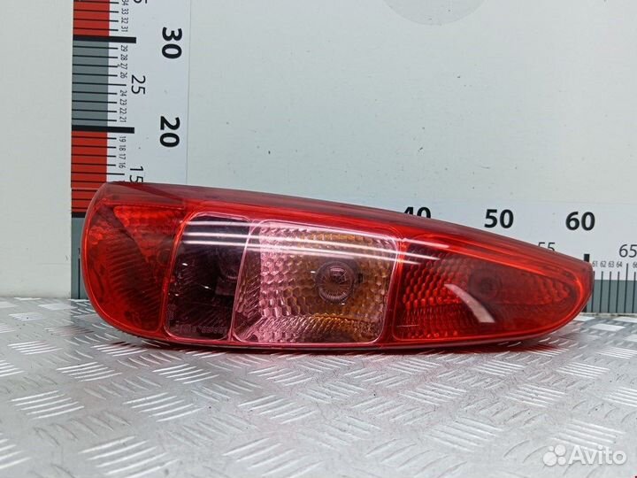 Фонарь для Peugeot-Citroen 807